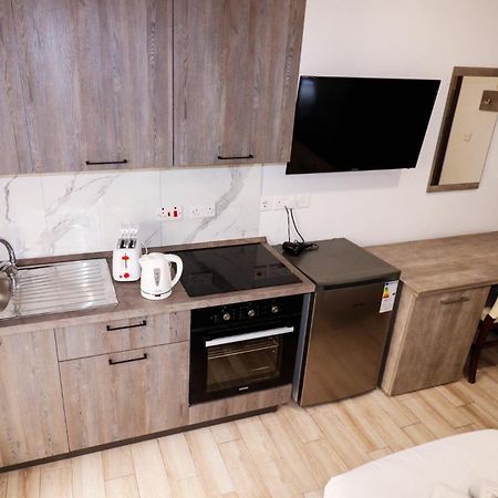 Napoli Suites Studios Aparthotel San Ġiljan Kültér fotó