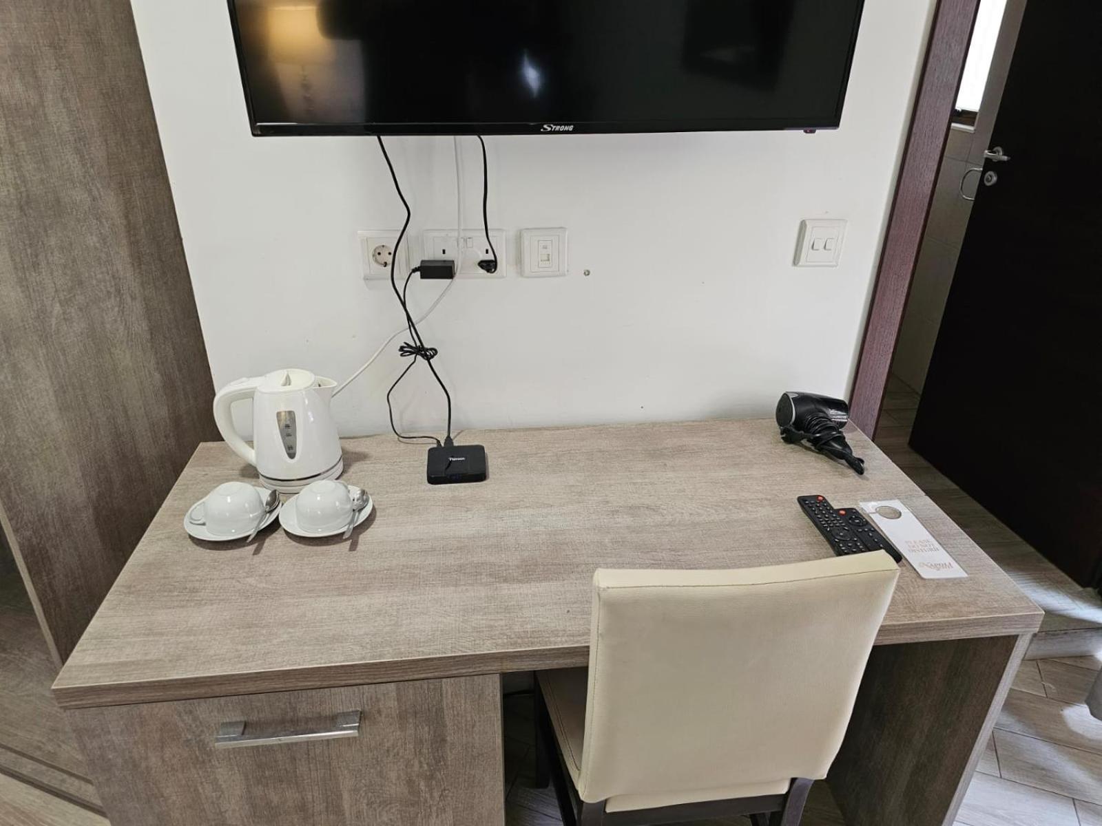 Napoli Suites Studios Aparthotel San Ġiljan Kültér fotó