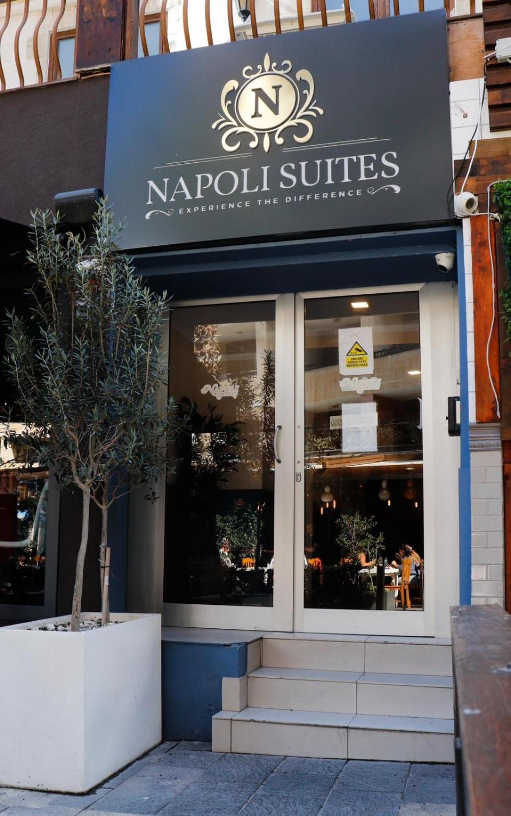 Napoli Suites Studios Aparthotel San Ġiljan Kültér fotó