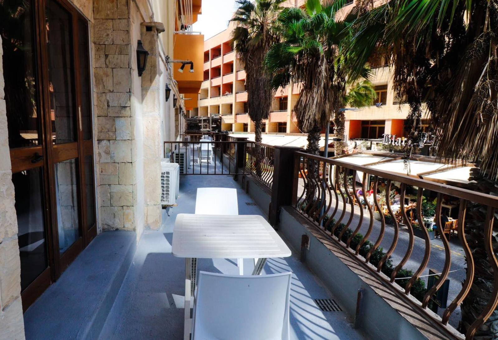 Napoli Suites Studios Aparthotel San Ġiljan Kültér fotó