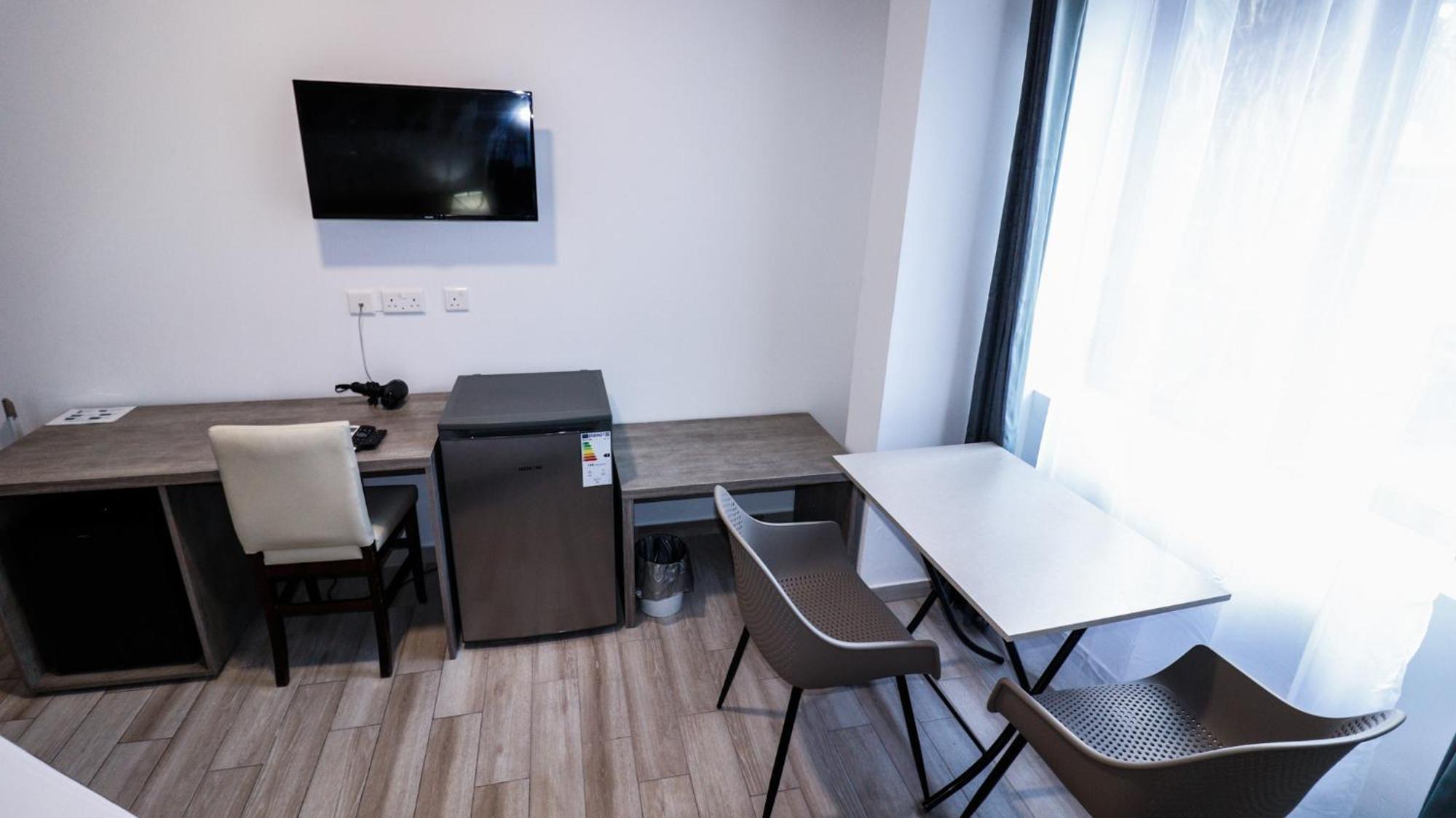 Napoli Suites Studios Aparthotel San Ġiljan Kültér fotó