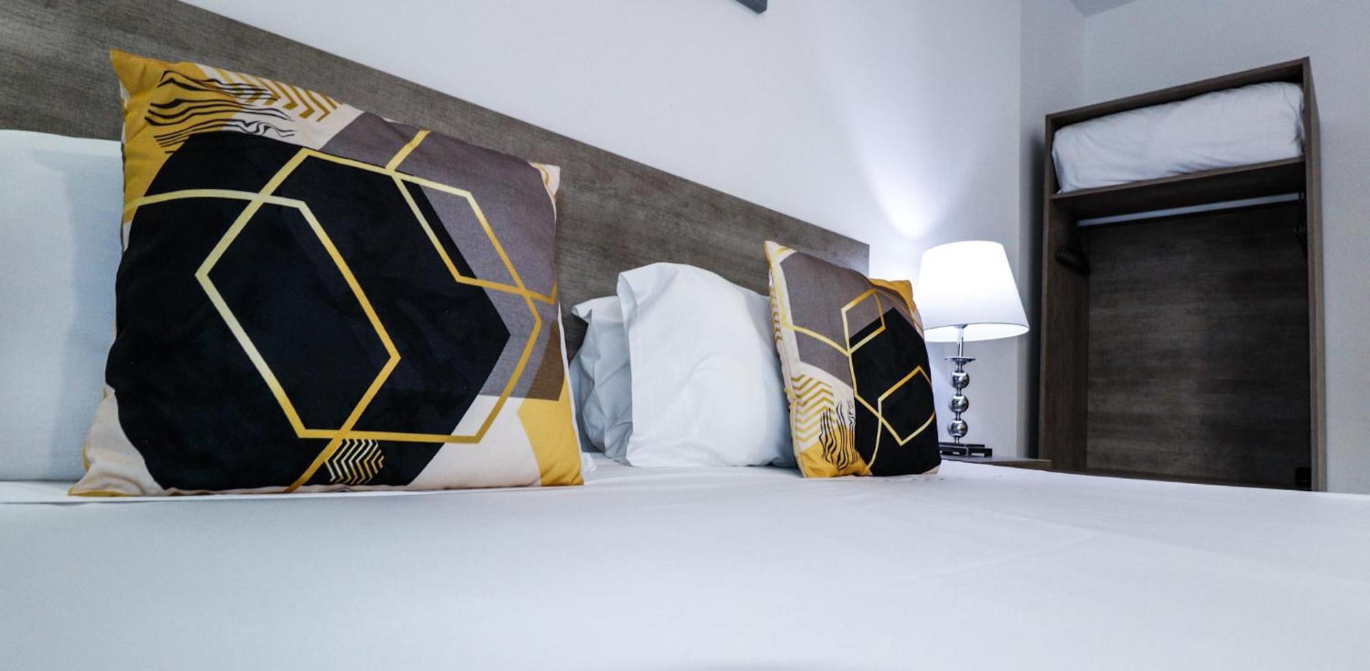 Napoli Suites Studios Aparthotel San Ġiljan Kültér fotó