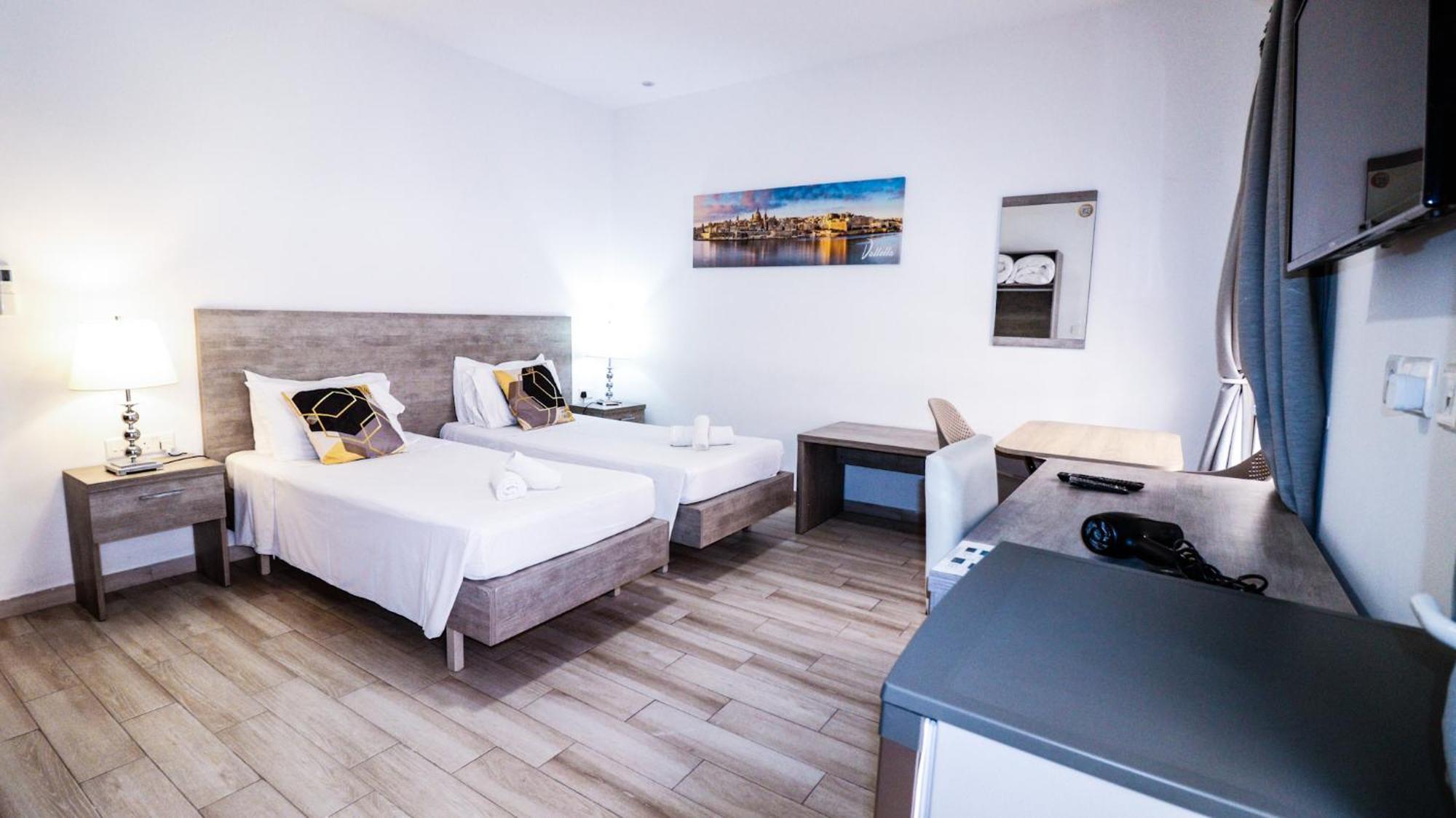 Napoli Suites Studios Aparthotel San Ġiljan Kültér fotó