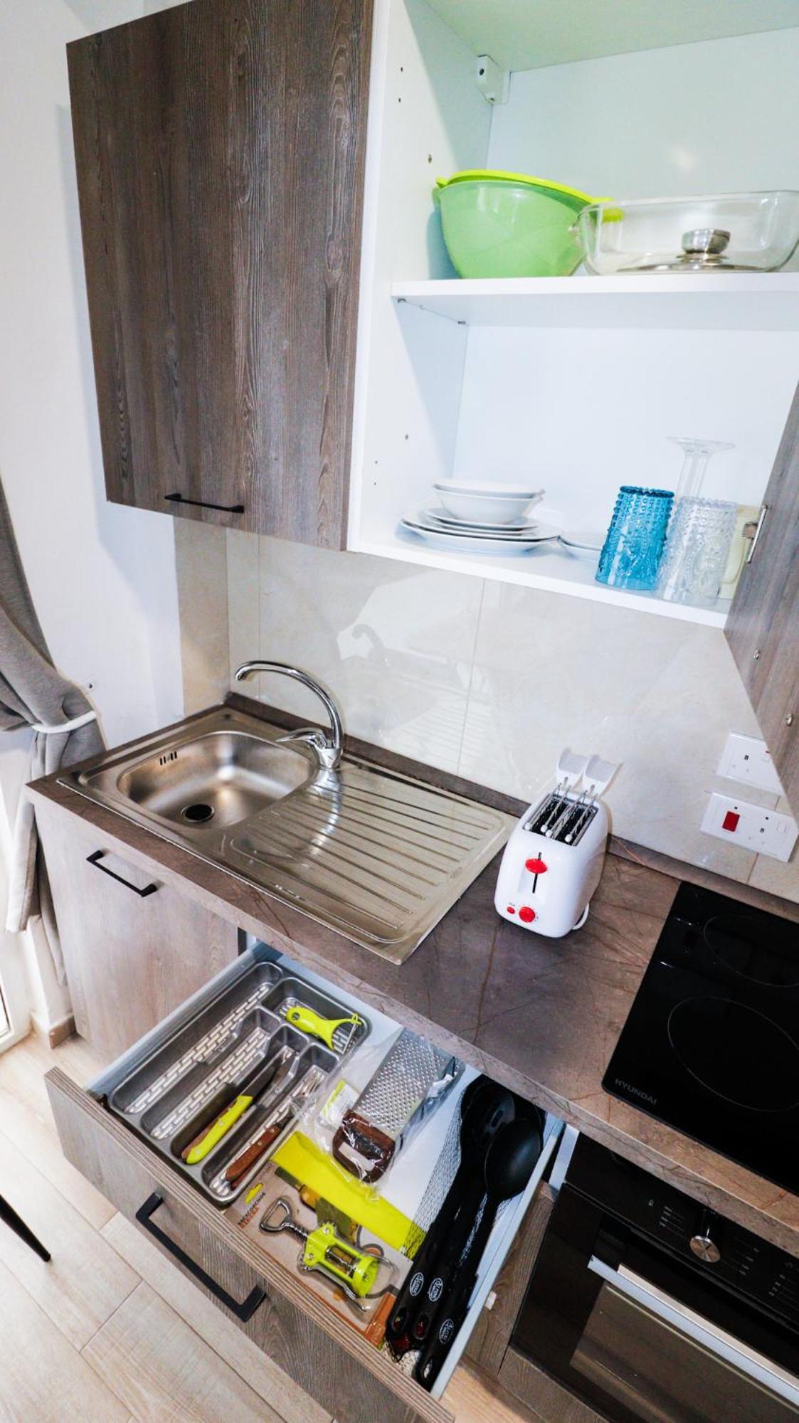 Napoli Suites Studios Aparthotel San Ġiljan Kültér fotó