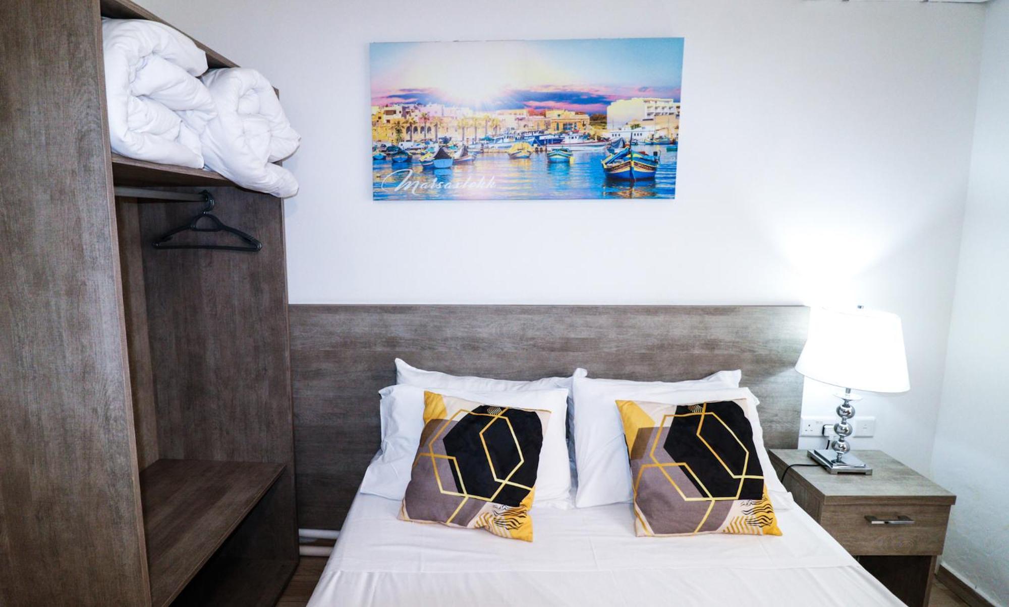 Napoli Suites Studios Aparthotel San Ġiljan Kültér fotó