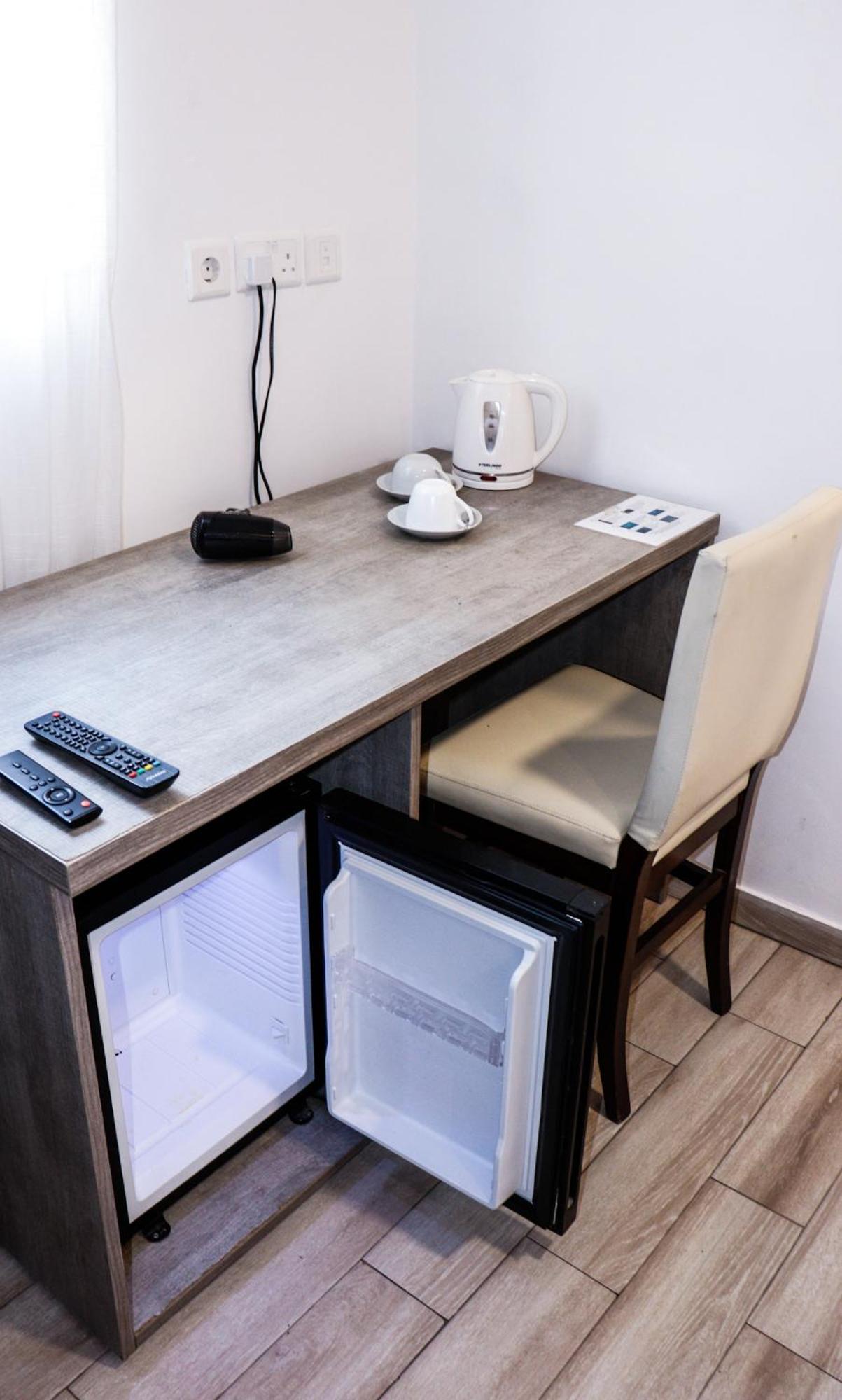 Napoli Suites Studios Aparthotel San Ġiljan Kültér fotó