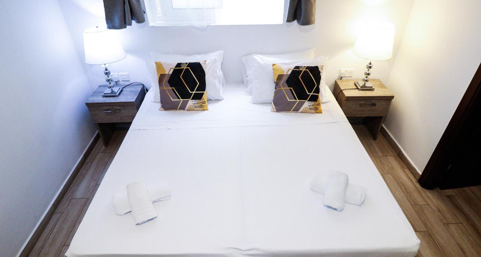 Napoli Suites Studios Aparthotel San Ġiljan Kültér fotó