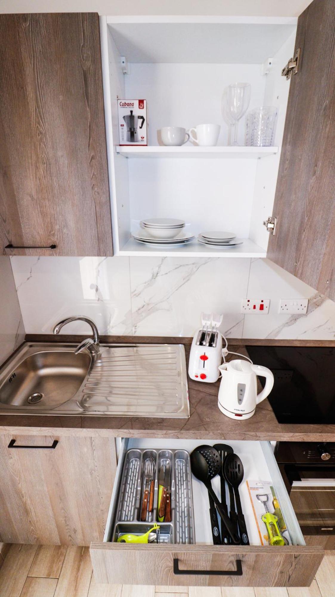 Napoli Suites Studios Aparthotel San Ġiljan Kültér fotó