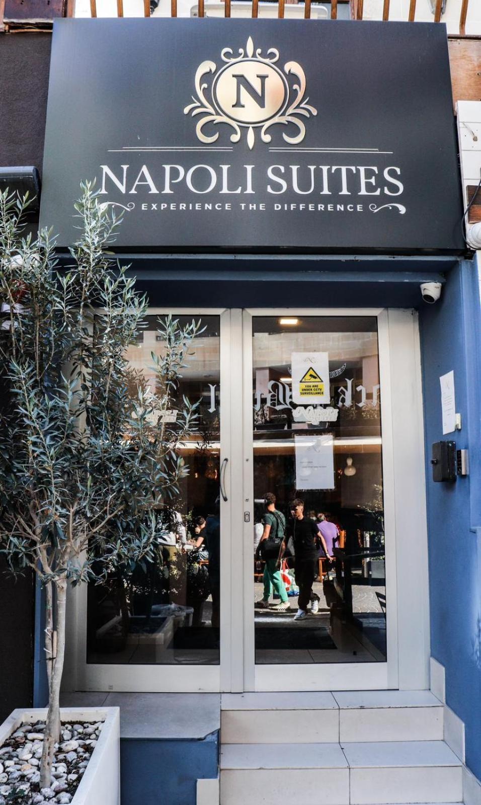 Napoli Suites Studios Aparthotel San Ġiljan Kültér fotó